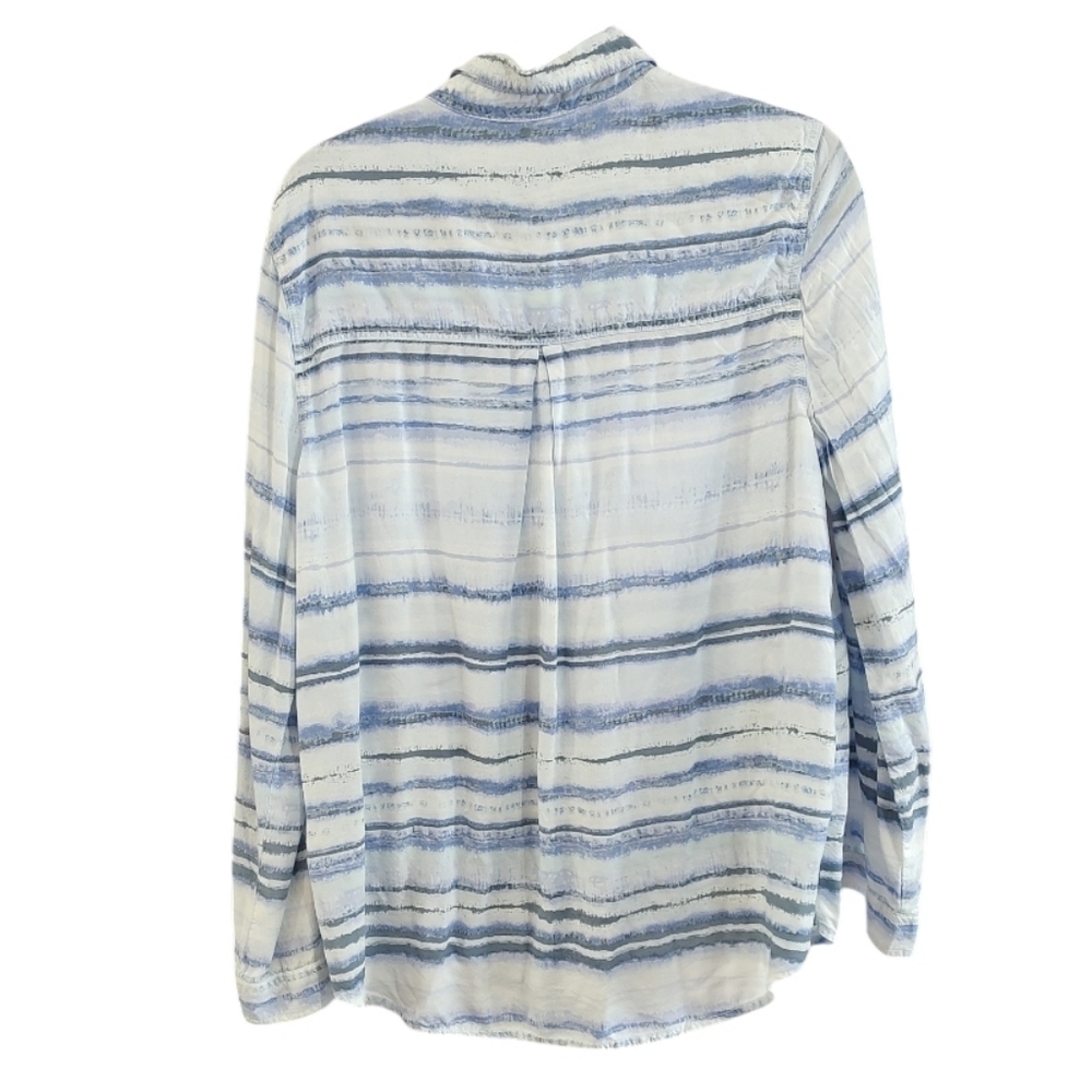 Beachlunchlounge Blue and White Patterned Stripe Button Down Top - Picture 2 of 5